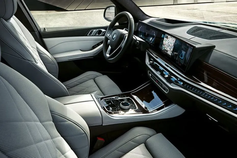 BMW X5 — תא הנוסעים