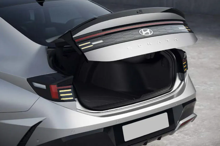 Hyundai Sonata — תא הנוסעים