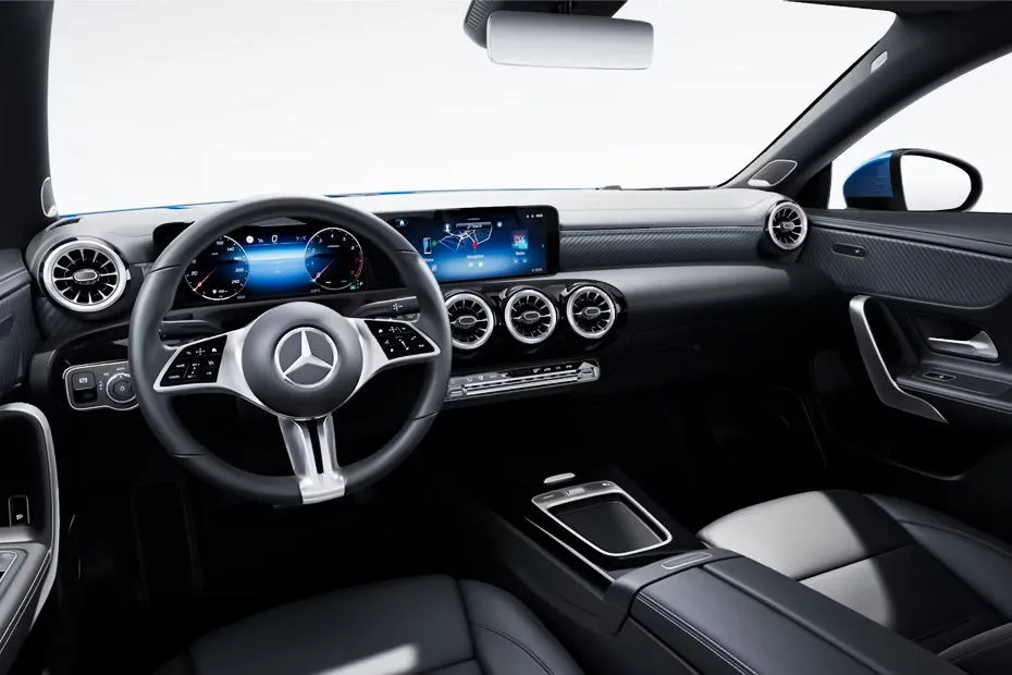 Mercedes CLA 200 — תא הנוסעים