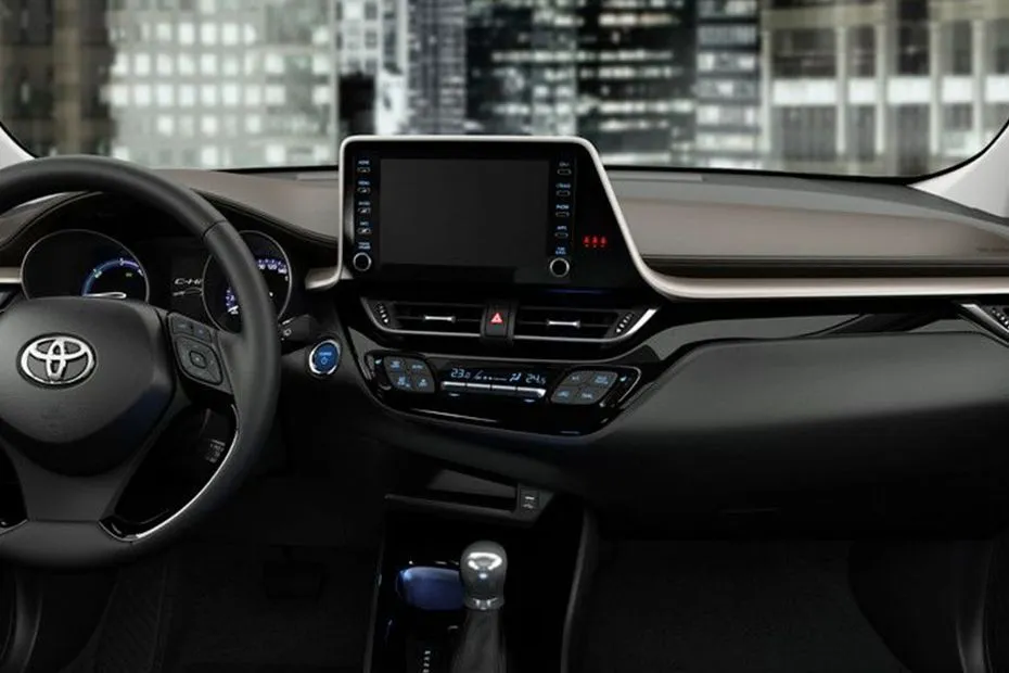 Toyota C-HR — תא הנוסעים