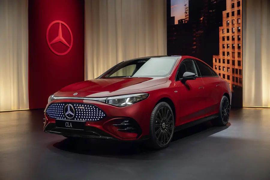 Mercedes-Benz CLA 200 — מבט חיצוני