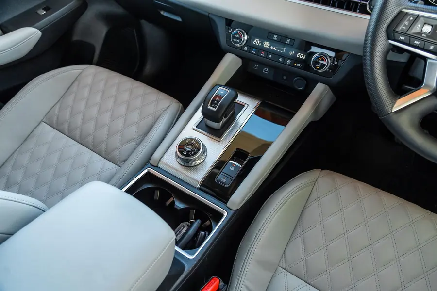 Mitsubishi Outlander — מבט חיצוני